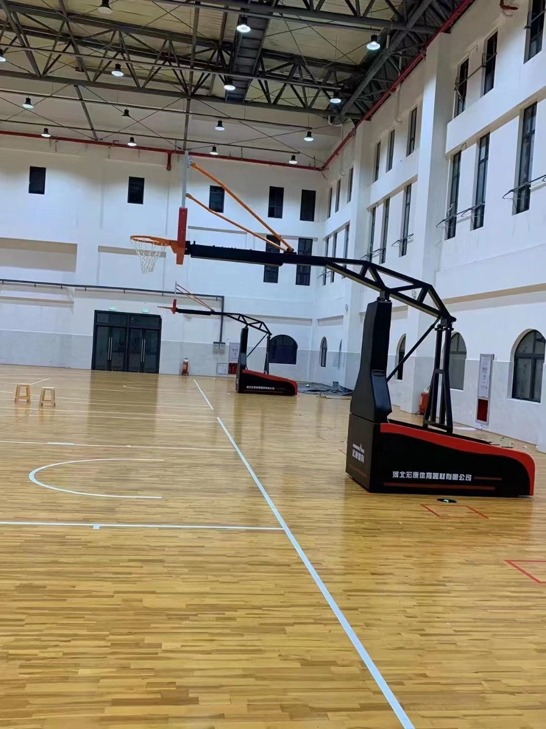 Adjustable Height Hydraulic Basketball Stand