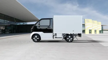Chinese LHD EV Cargo Mini Van: New Energy Pickup Vehicles
