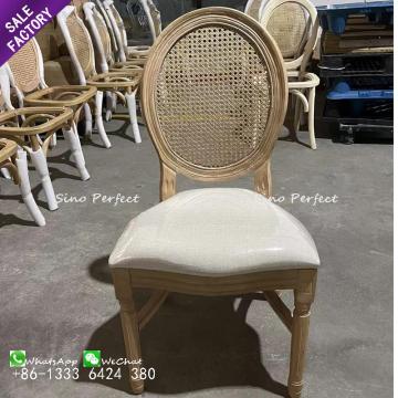 Customized Wooden Wedding Chairs with Oval Back Design