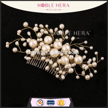 Fashion pearls wedding and bridal hair comb