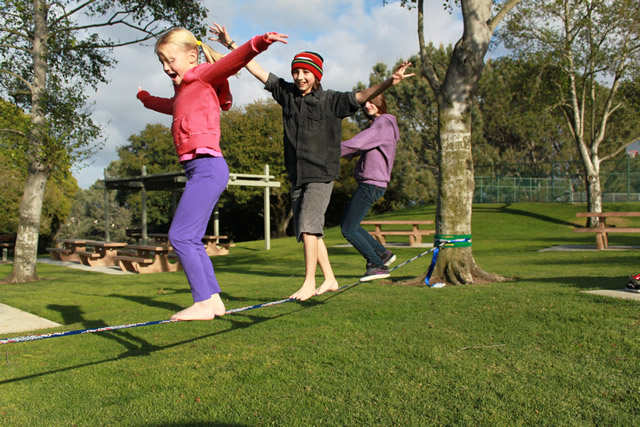 play slackline