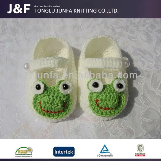Soft kepping warm newborn crochet soft baby shoes