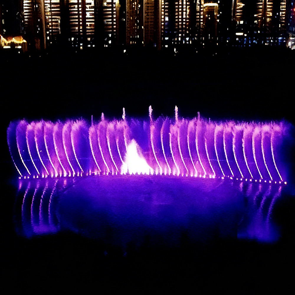 large outdoor water fountains