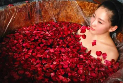 Dried Rose Petals for Bath - Fragrant Rose Petals for Women's Beauty and Spa