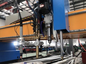 Professional cnc Gantry plasma cutting machine for stainless steel iron metal sheet