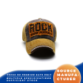 Pertunjukan Rock Menampilkan Topi Bisbol Berpohon yang Dicuci