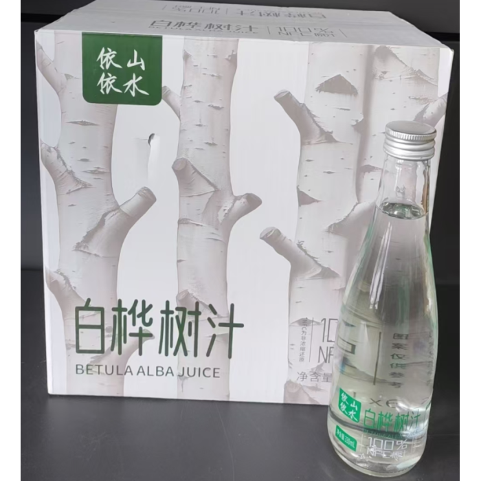 Deliciosos sucos de bétula engarrafados