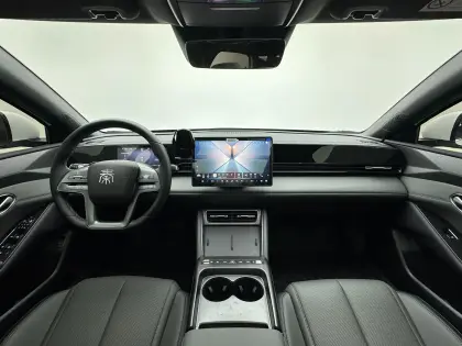 BYD QING L EV
