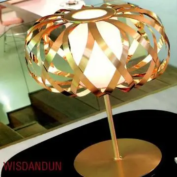 Decorative modern iron art table lamp
