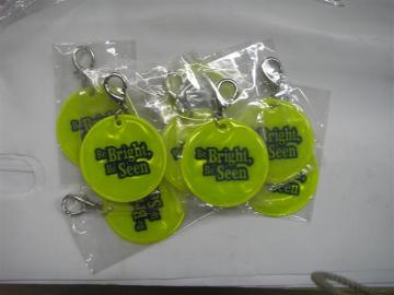 Reflex Hanger with Metal Key Chains for Safety Promotion