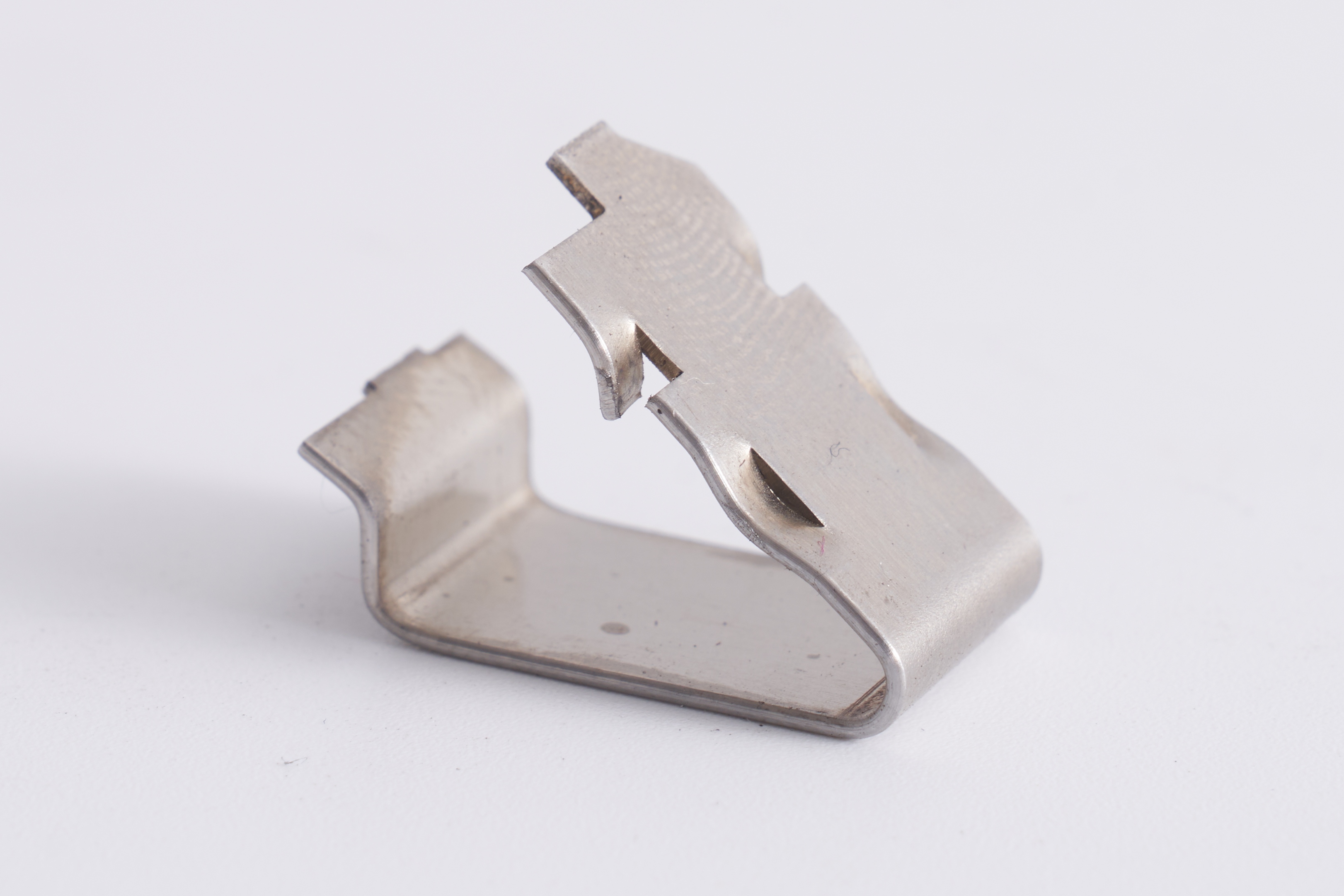 النوابض المسطحة والأجزاء المسطحة 4