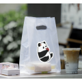 Sac d'emballage de gâteau tenu dans la main en plastique de panda de dessin animé mignon