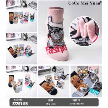 Meias de barco com perna reta e desenho animado