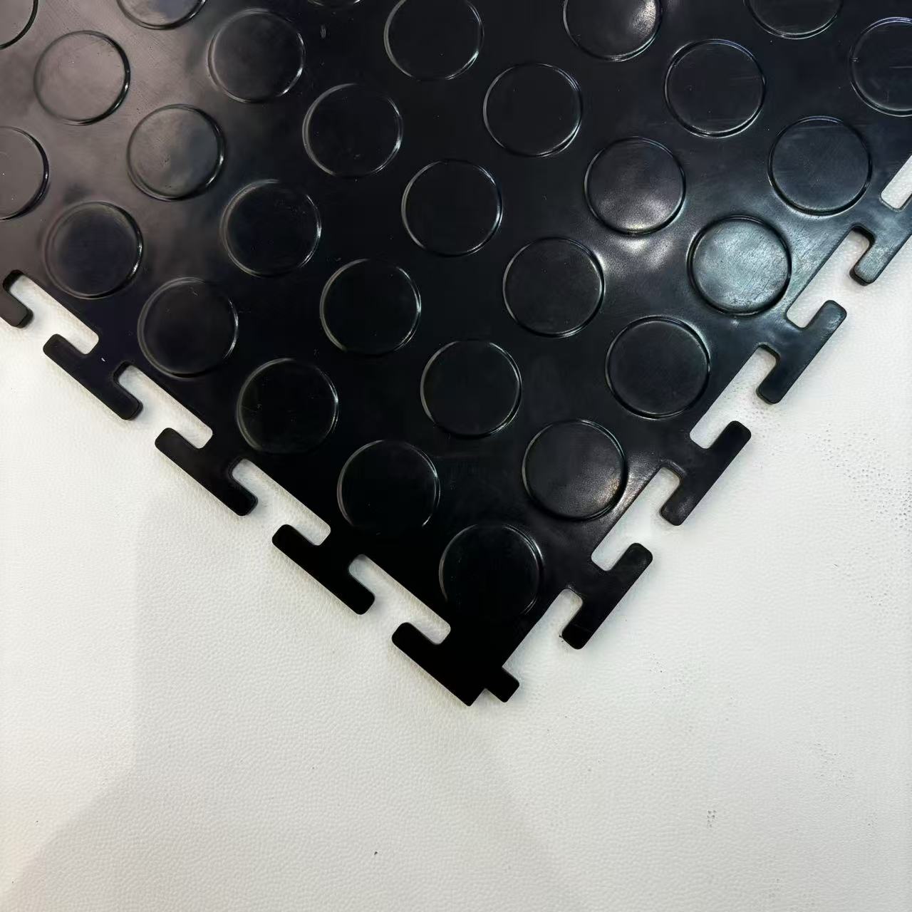 Монета с шаблоном, переплетенная гаражная плитка