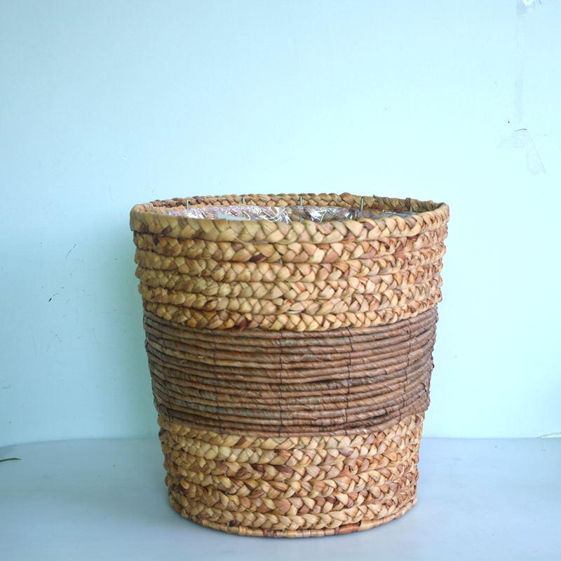 Round water hyacinth braid and banana leaf storage -2basket_1 Round water hyacinth braid and banana leaf storage -2basket_1