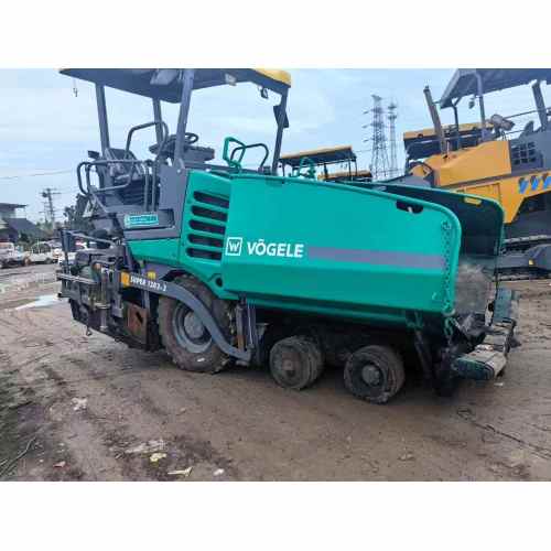 Pavimentadora telescópica com rodas usadas