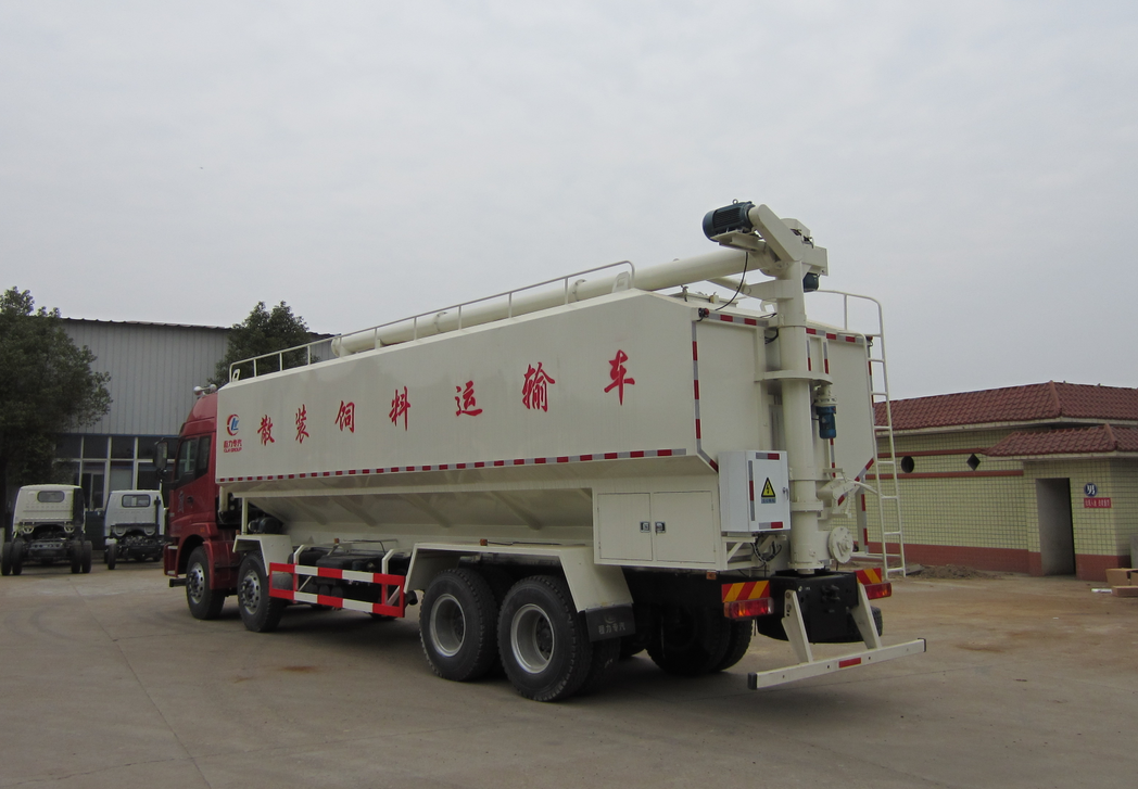 Efficient Feed Hauling Truck for Livestock Management