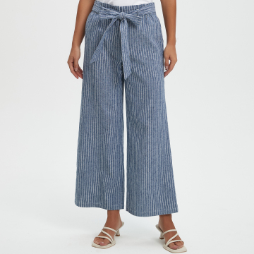 Pantaloni a gamba larga alla caviglia con cintura a righe blu