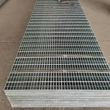 Industrial Building Materials: Galvanized Serrated Grating for Safety and Design