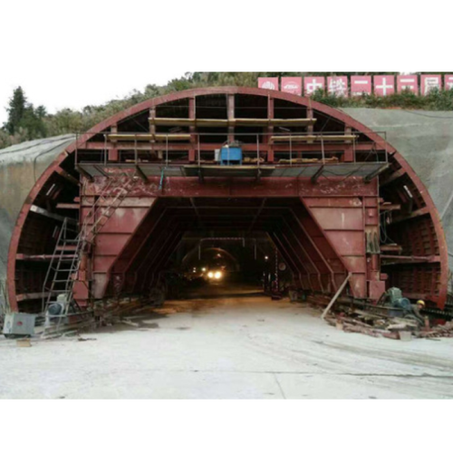 Au coffrage de tunnel de métro