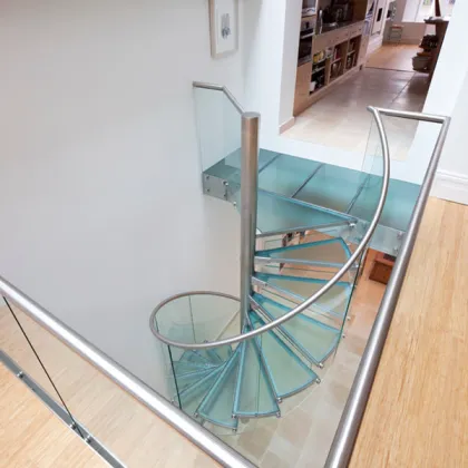 Customized Glass Spiral Stairs and Circular Stairs: Stainless Steel and Metal Iron Treads DBM