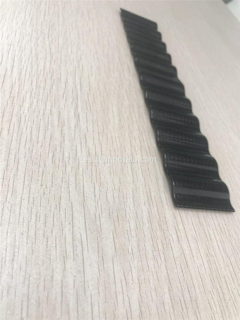 Tubo serpentino negro para pilas de batería cilíndricas