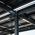 Cochera fotovoltaica residencial moderna