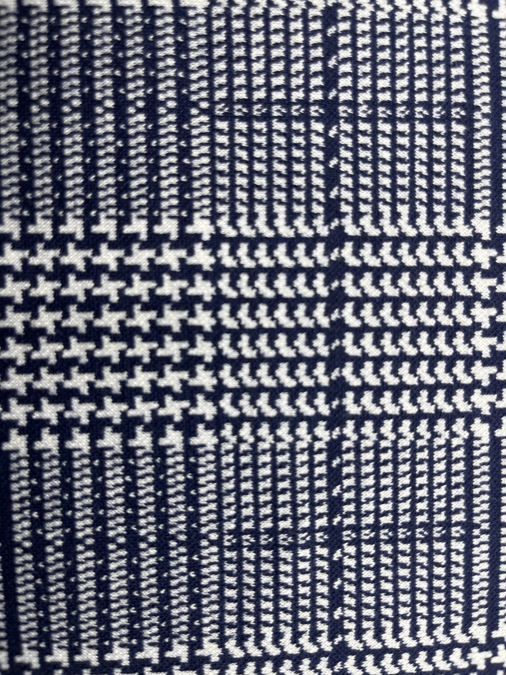 72% poliéster 26% rayon 2% elastano tecido jacquard