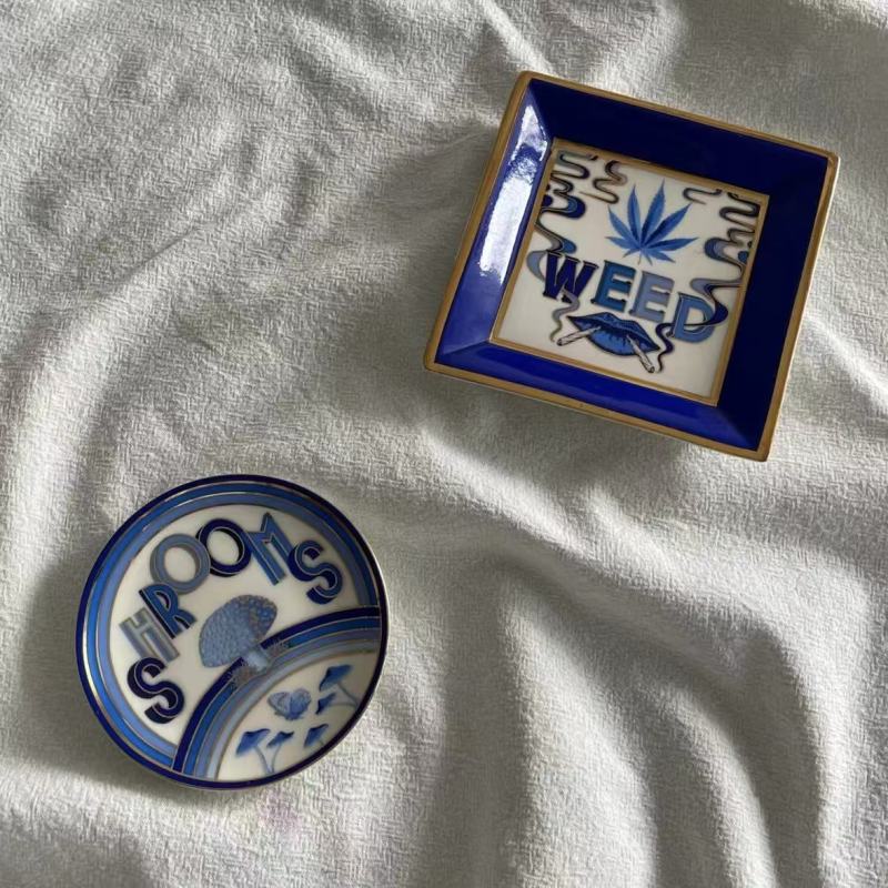 Exquisite Blue and White Five-Finger Design Dinnerware