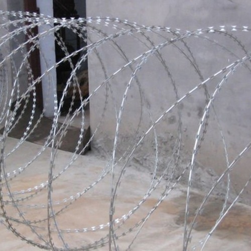 Hot-dipped steel blade barbed razor wire