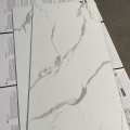 Revêtement de sol en pierre SPC en marbre blanc à usage commercial