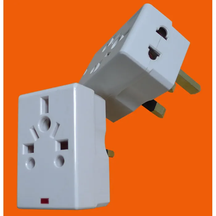 Adaptor Perjalanan AC Gaya Inggris dengan Earth P7037