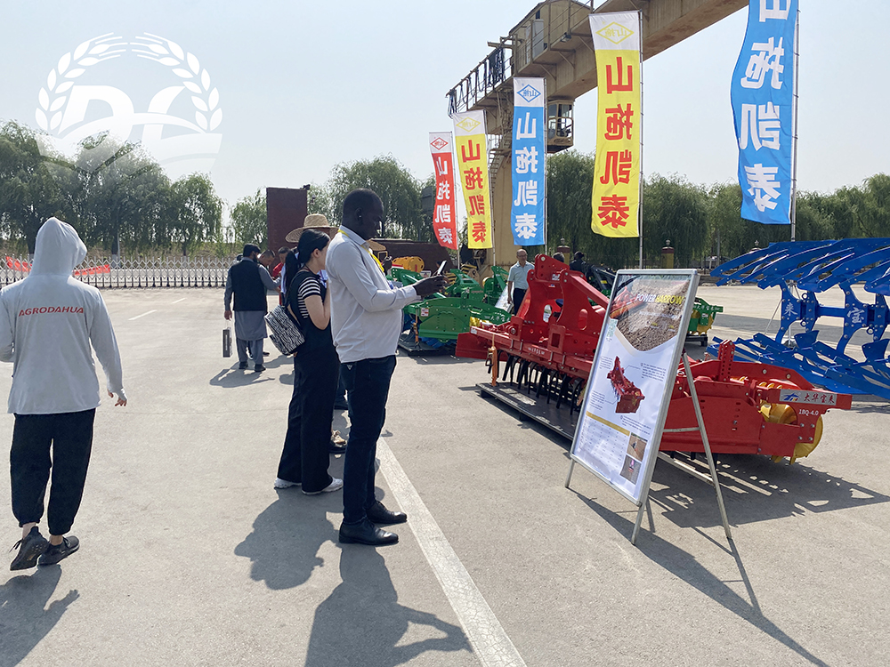 Learning and exchange of agricultural machinery