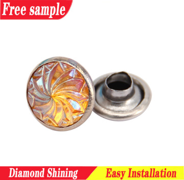 Attractive flowers design crystal shank button