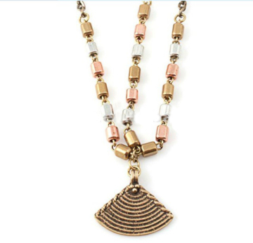 Eye-catching fan strands necklace for women designing