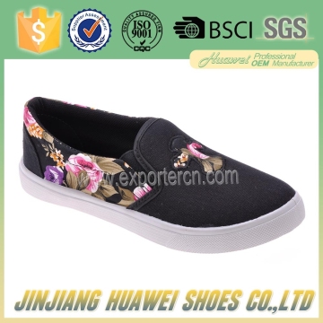 Very Cheap PVC Injection Shoes Bulk In China