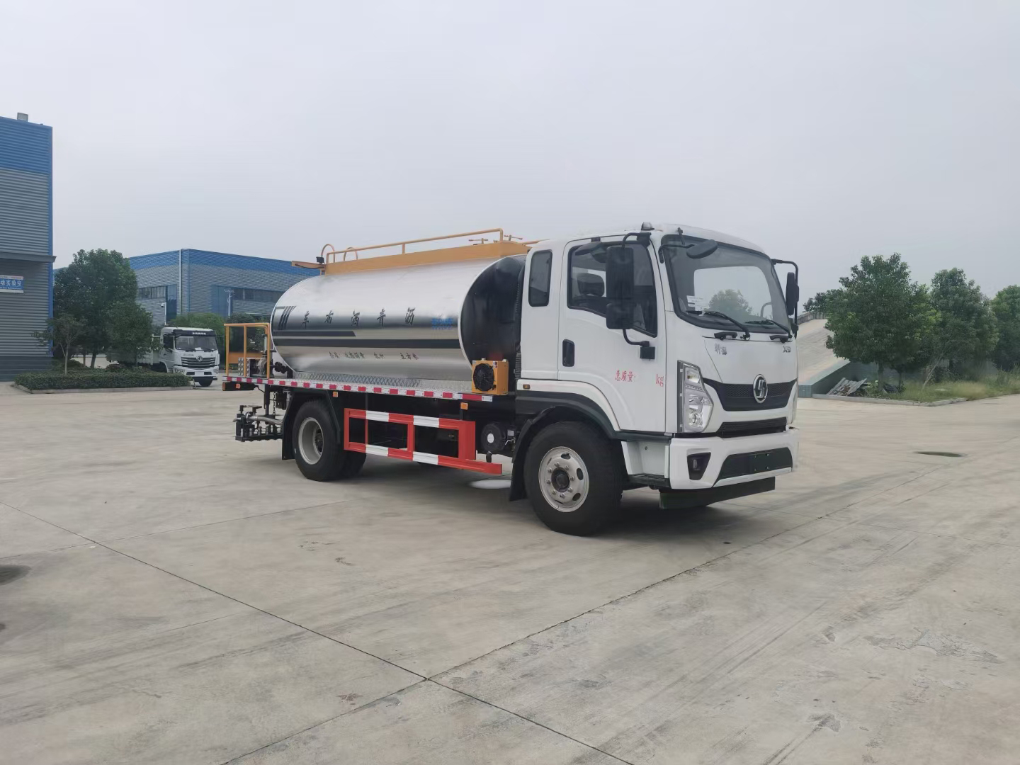 Shacman 12CBM Road maintance Asphalt Distributor Truck