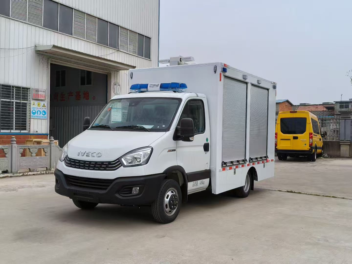 Portable Mobile Repair Van for Emergency Situations