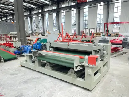 Shandong Yuequn Machinery 4 Feet Small Wood Veneer Peeling Lathe 12-200mm Diameter