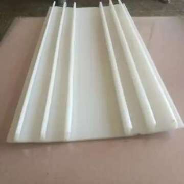 Back-mounted plastic waterstop