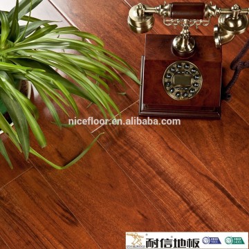 Fire resistant laminate floor E1 AC3