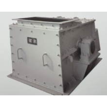 Hammer crusher for crushing raw materials