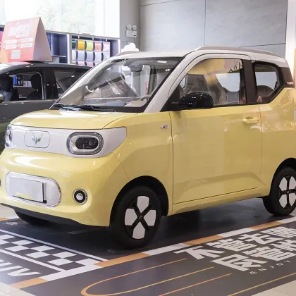 Wuling Macaron mini car