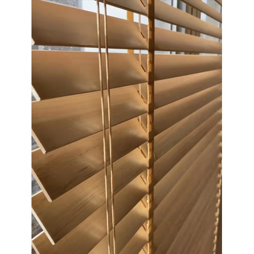 Solid Wooden Strips Pine Venetain Blinds Sunscreen Internal