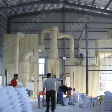 Large capacity small rock milling machine