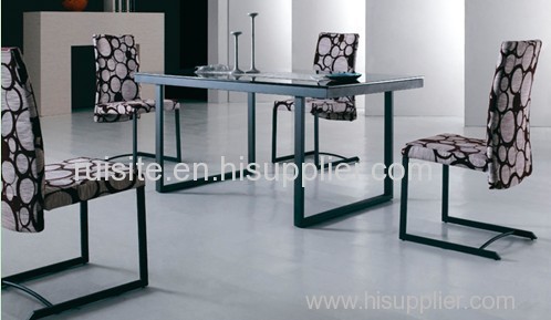 Stylish Modern Style Dining Table 