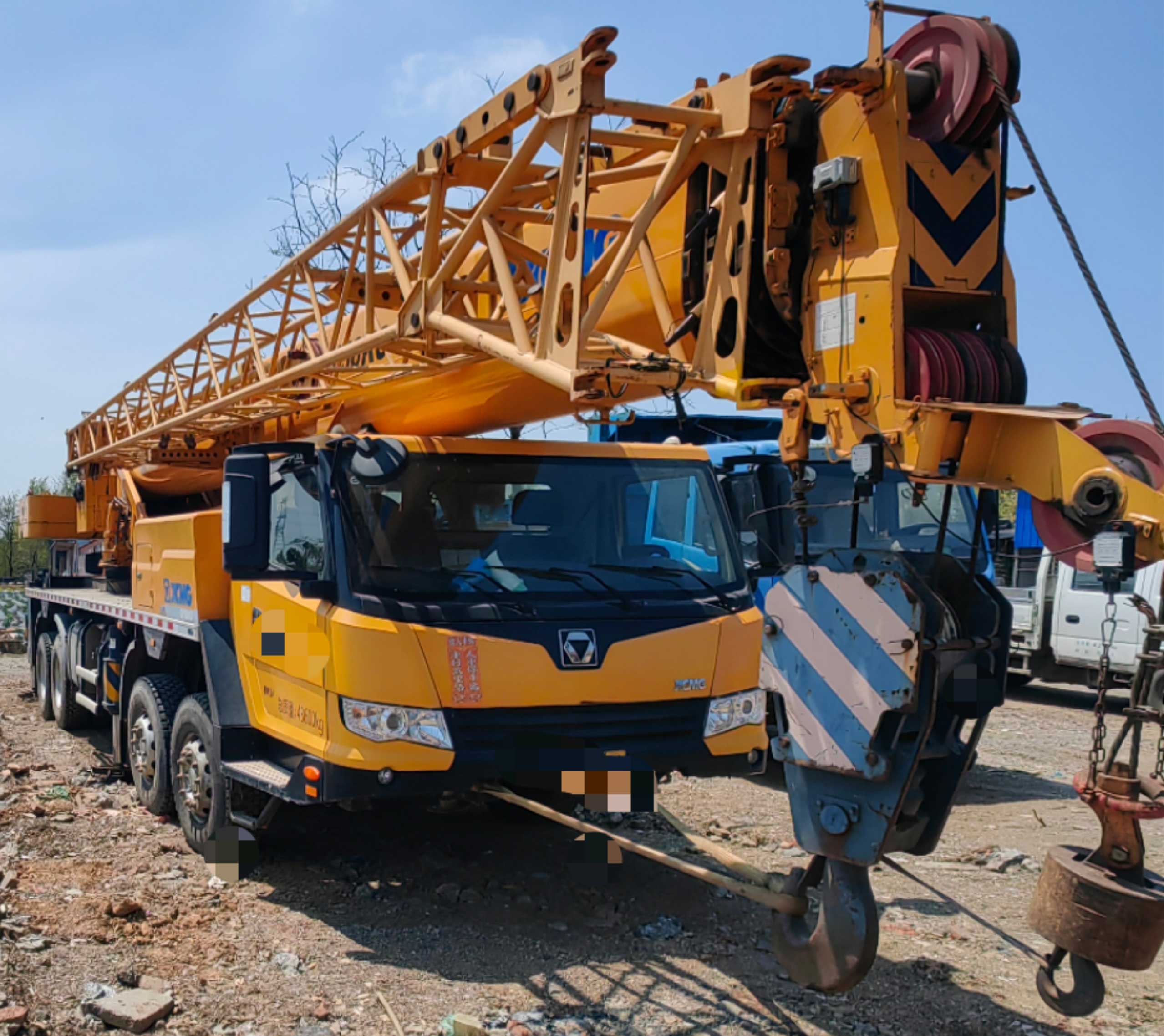 the-front-of-the-used-truck-crane-QY50KC the-front-of-the-used-truck-crane-QY50KC