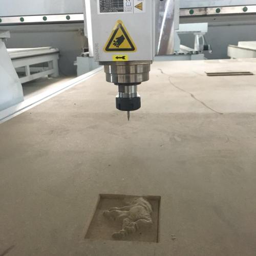 macchina per incisione del legno cnc router per la lavorazione del legno cnc