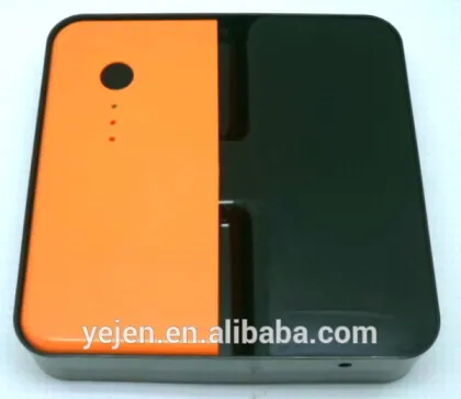 Rechargeable automatic floor cleaner