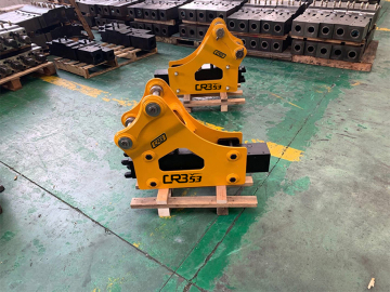 Side type hydraulic rock breaker 53 SB30